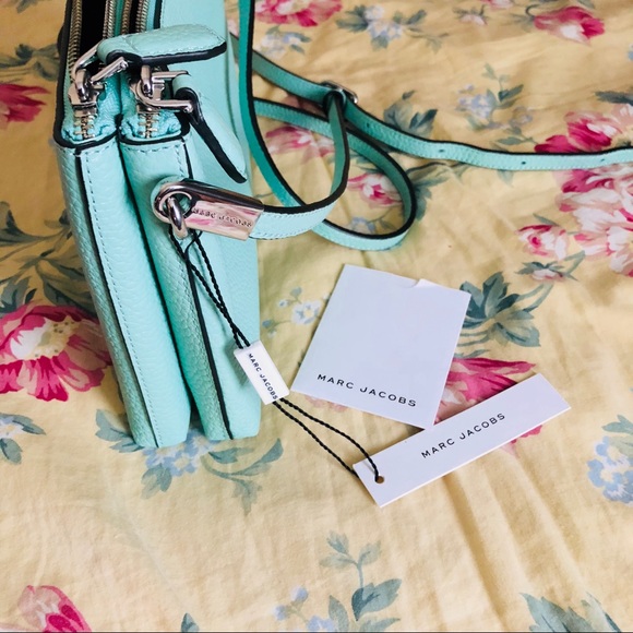 Marc Jacobs Essential Leather Crossbody - Picture 5 of 7